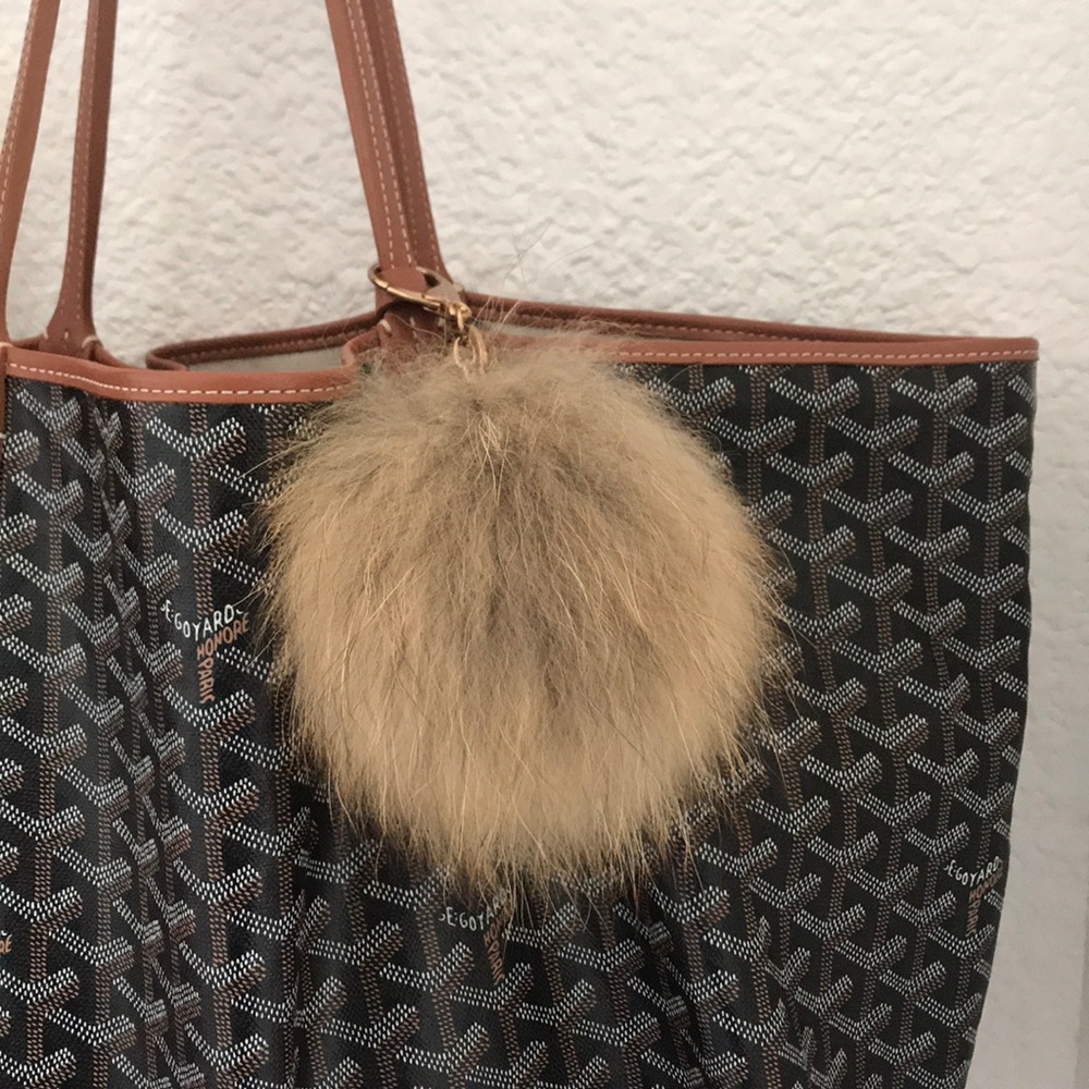Pouf bag charm